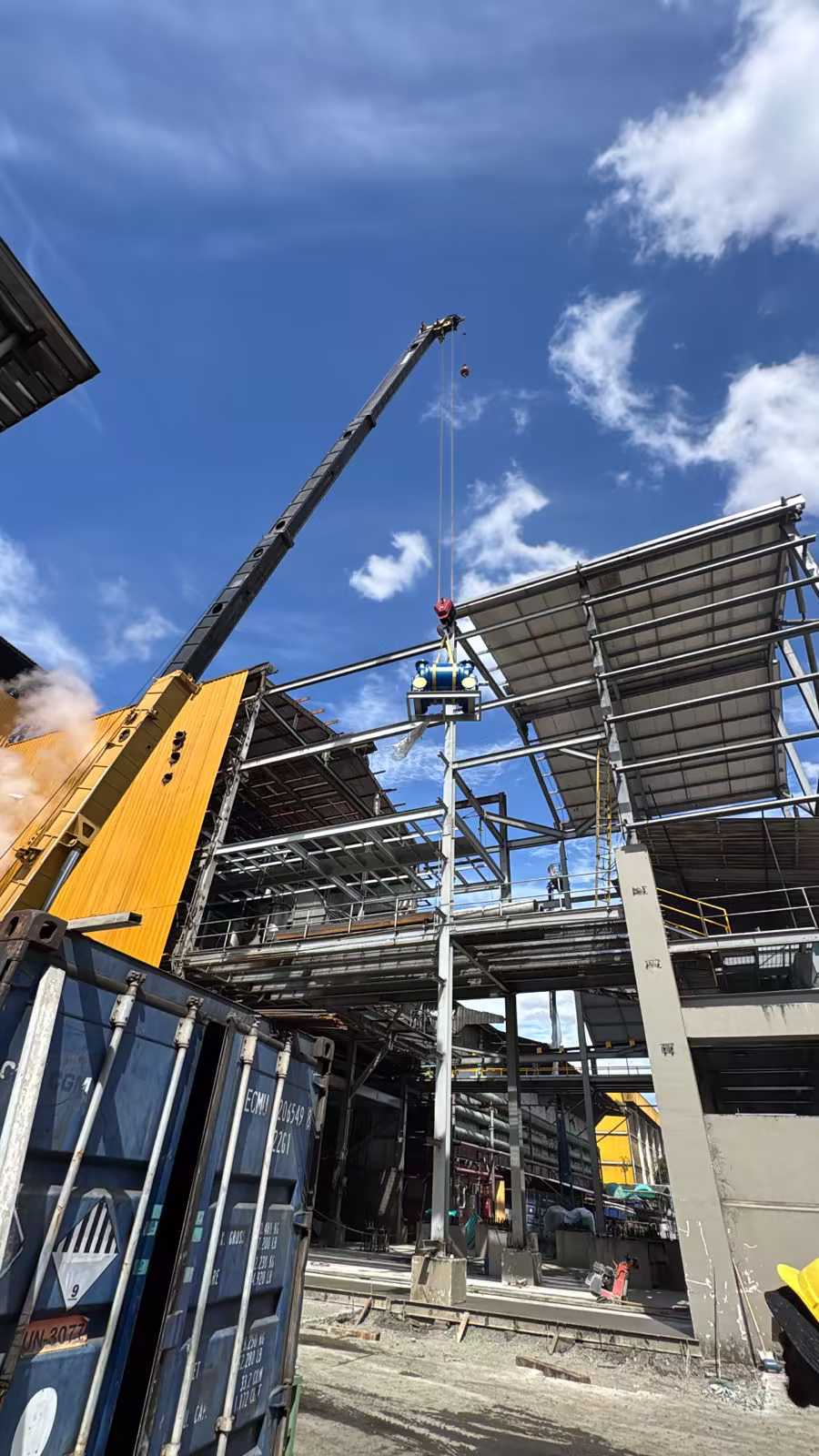 Izaje de ventilador de bagacillo en planta industrial de Globatek